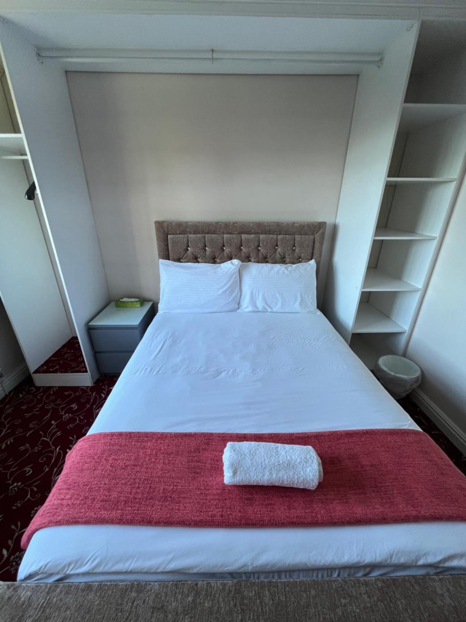 ברמינגהאם Unwind In Comfort At Cosy Caradus Your 4 Bedroom Home Sweet Home! מראה חיצוני תמונה