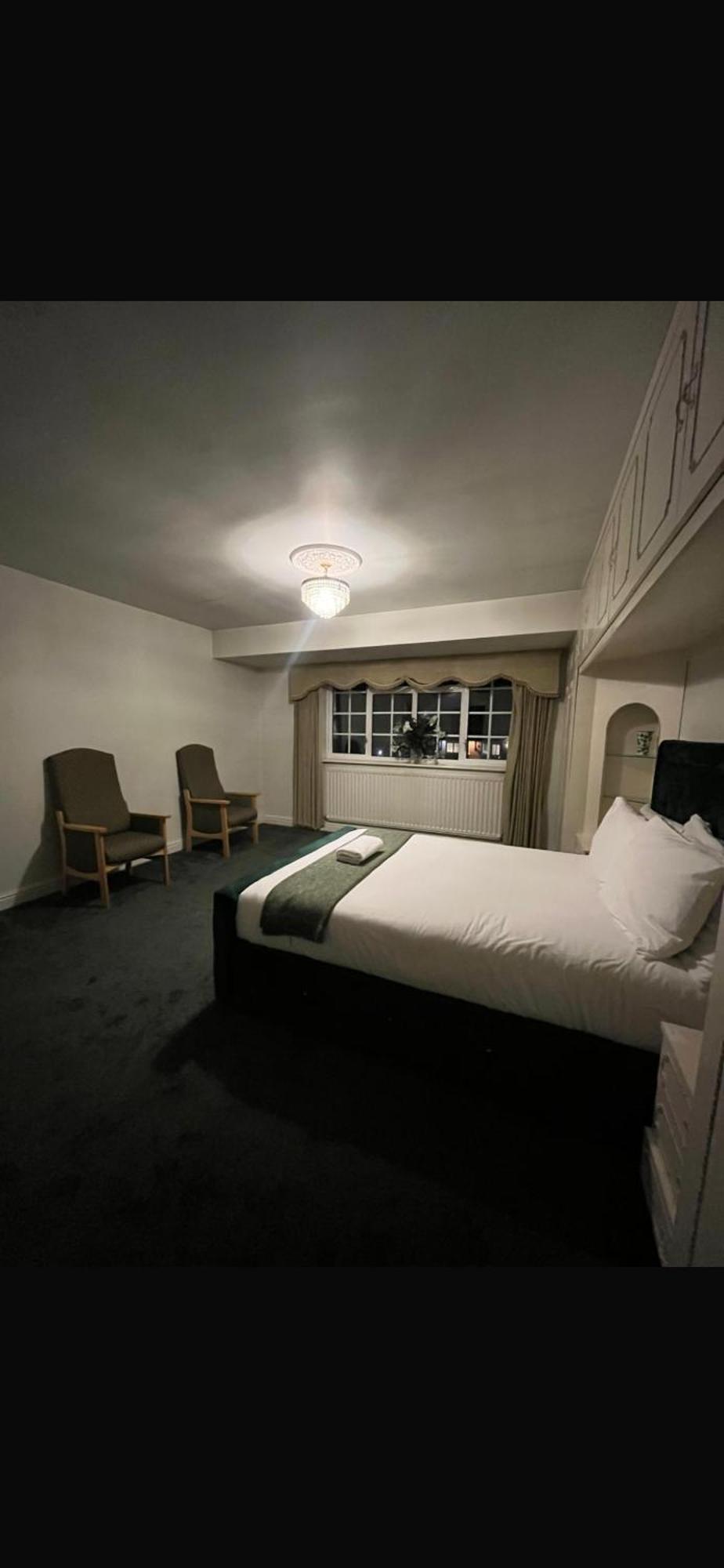 ברמינגהאם Unwind In Comfort At Cosy Caradus Your 4 Bedroom Home Sweet Home! מראה חיצוני תמונה