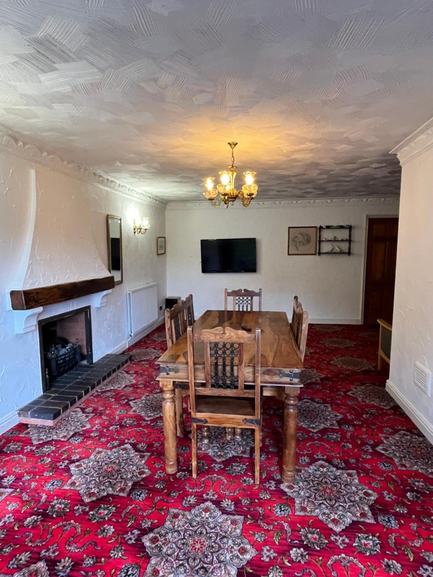 ברמינגהאם Unwind In Comfort At Cosy Caradus Your 4 Bedroom Home Sweet Home! מראה חיצוני תמונה