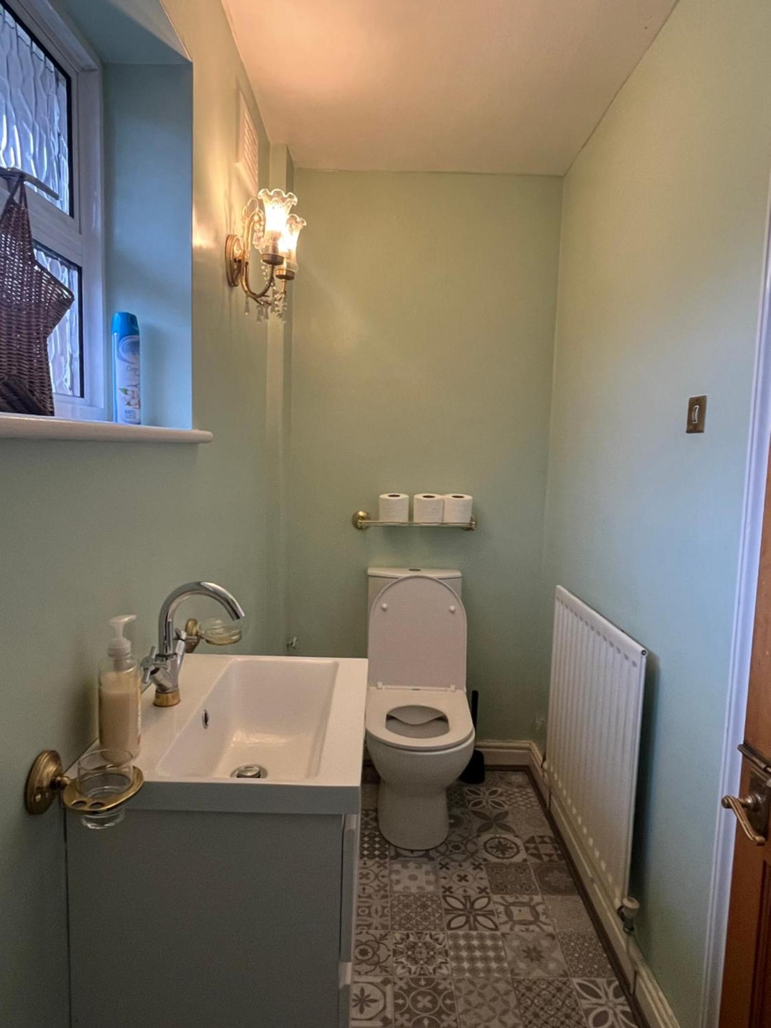 ברמינגהאם Unwind In Comfort At Cosy Caradus Your 4 Bedroom Home Sweet Home! מראה חיצוני תמונה